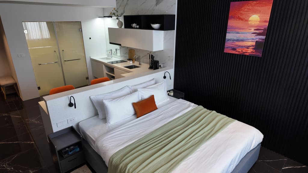 Sunset Noir Studio at Nai Harn Beach Flat - photo 12