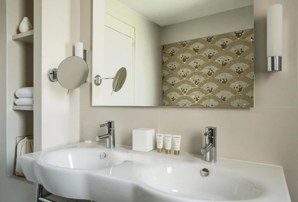 Hotel Aiglon - photo 9