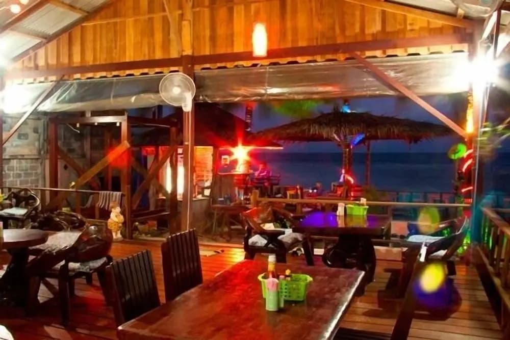 Salad Villa - photo 19
