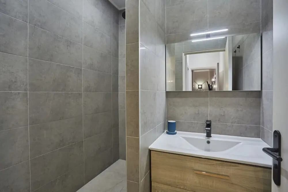 Apartment Located in the Center of Paris - photo 7