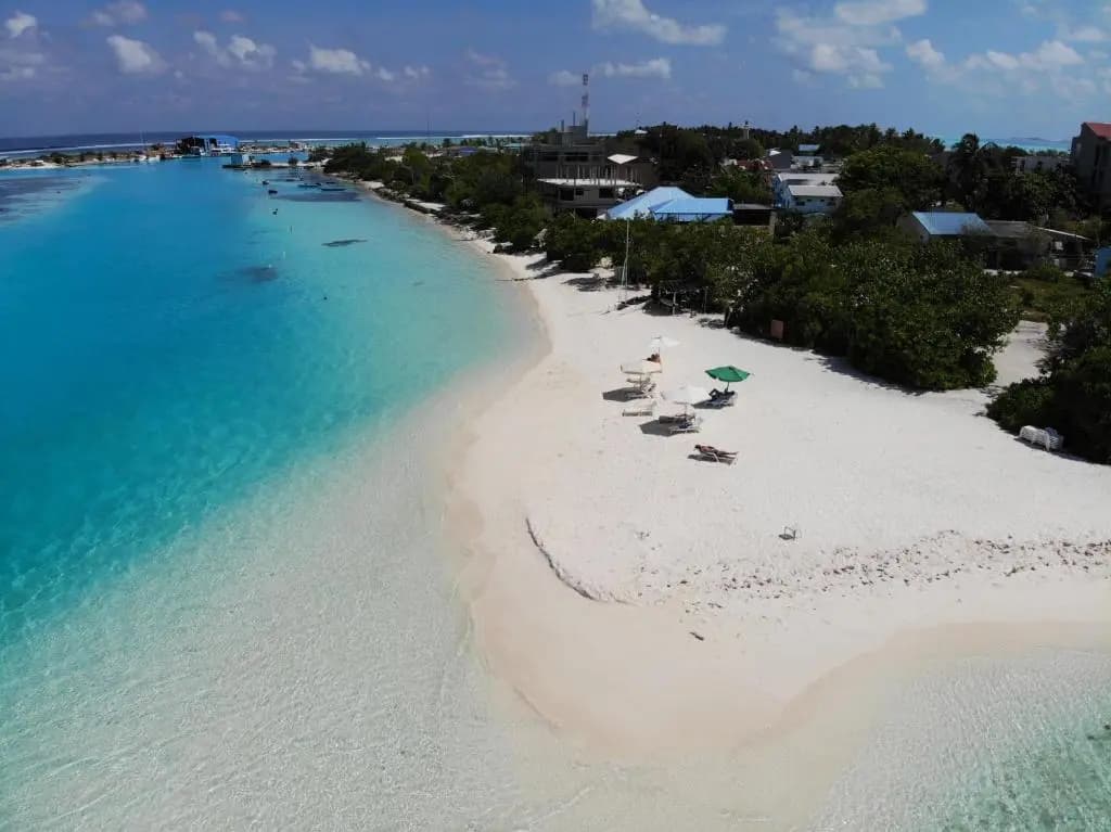 Isla Dhiffushi - photo 6