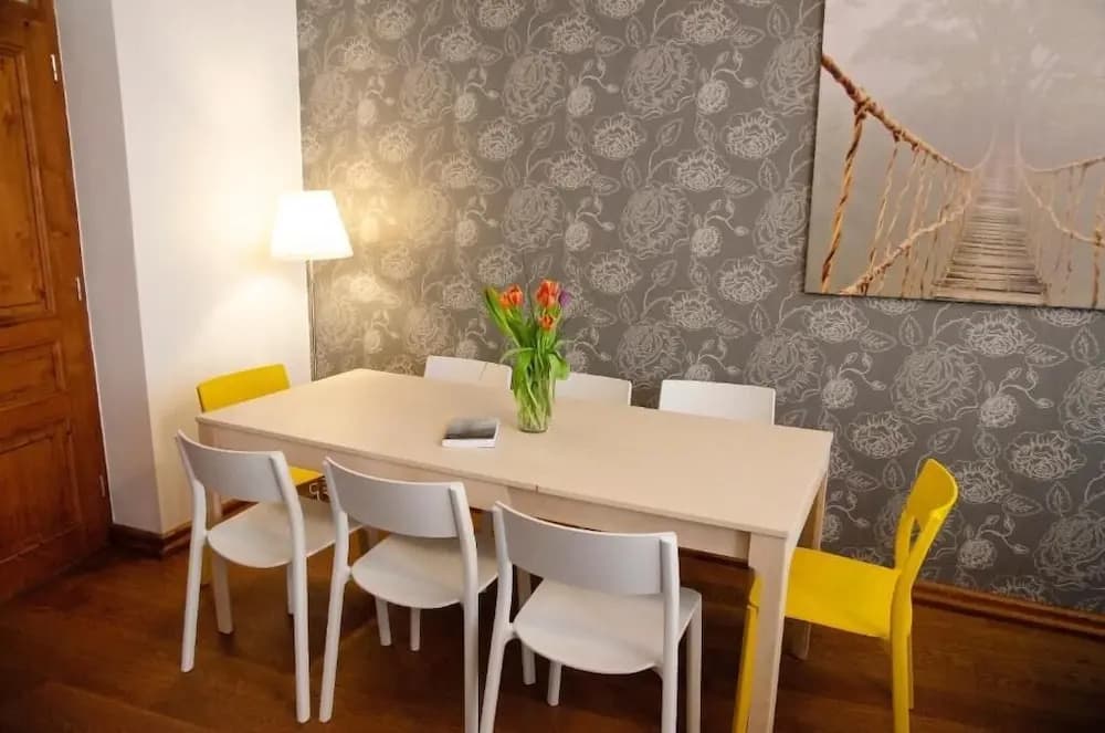 The Republic Garden - Hostel - photo 14