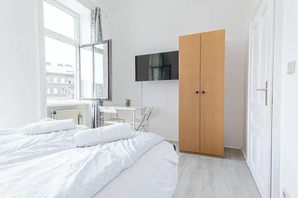 Affordable Stay Prime Location by Danube - photo 4