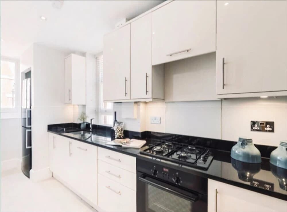 The Mayfair Oxford Street Apartment - photo 2