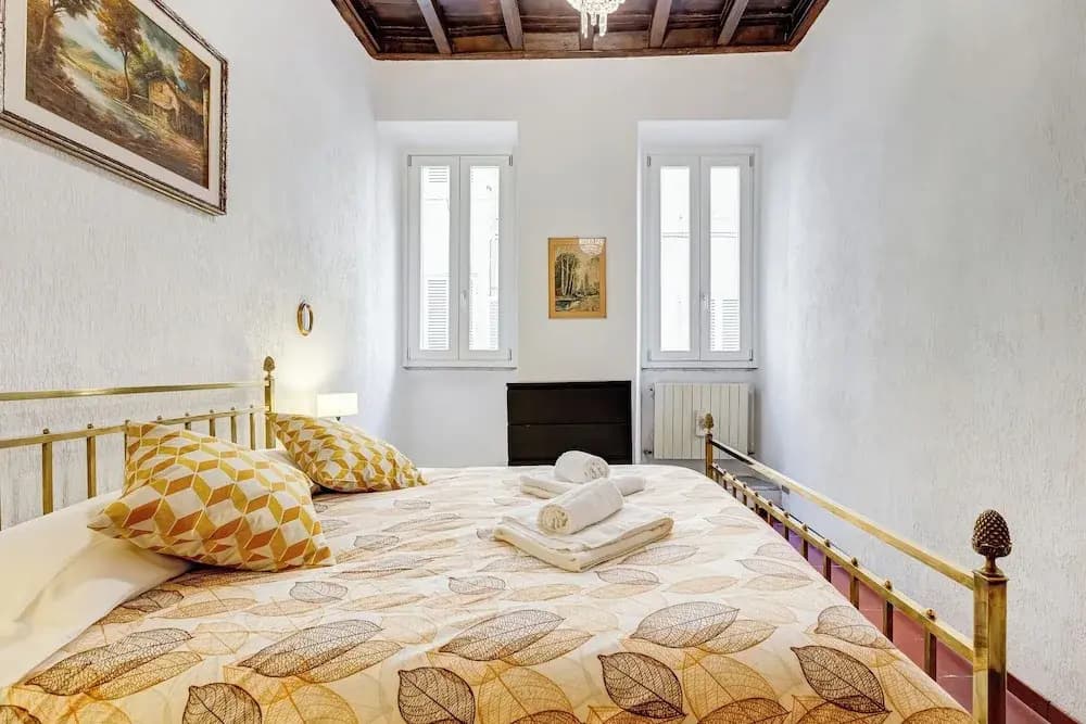Spanish Steps Spacious Apartment - photo 2