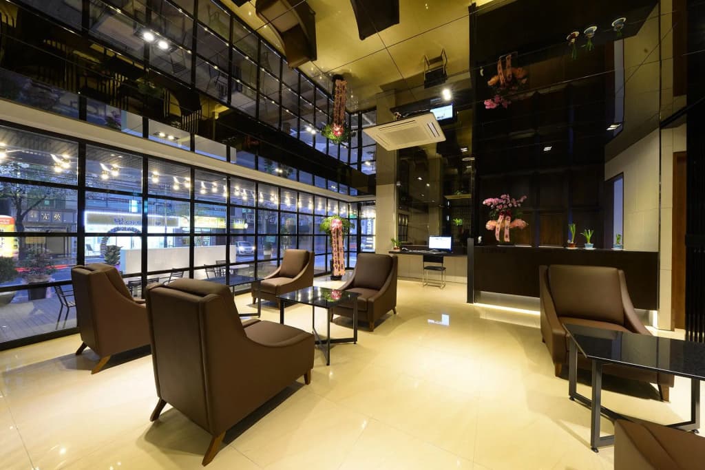 Lifestyle S Hotel - photo 4