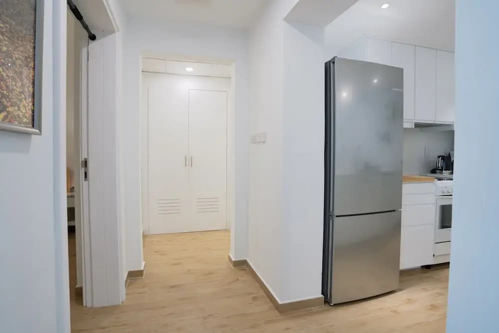 Luxurious Apt with Balcony The Greens Dubai - photo 10