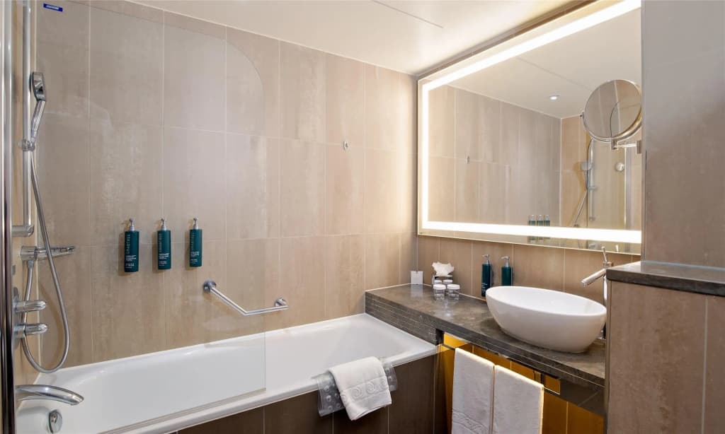 Hilton London Tower Bridge - photo 34