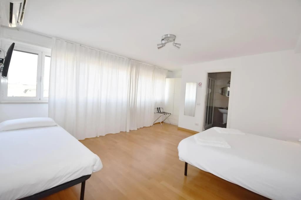 Guesthouse 2012 - photo 6