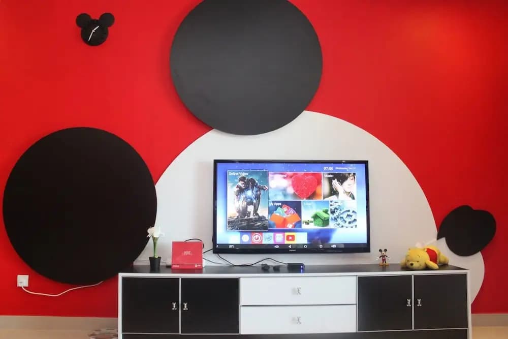 Mickey Mouse Signature Suite - photo 24