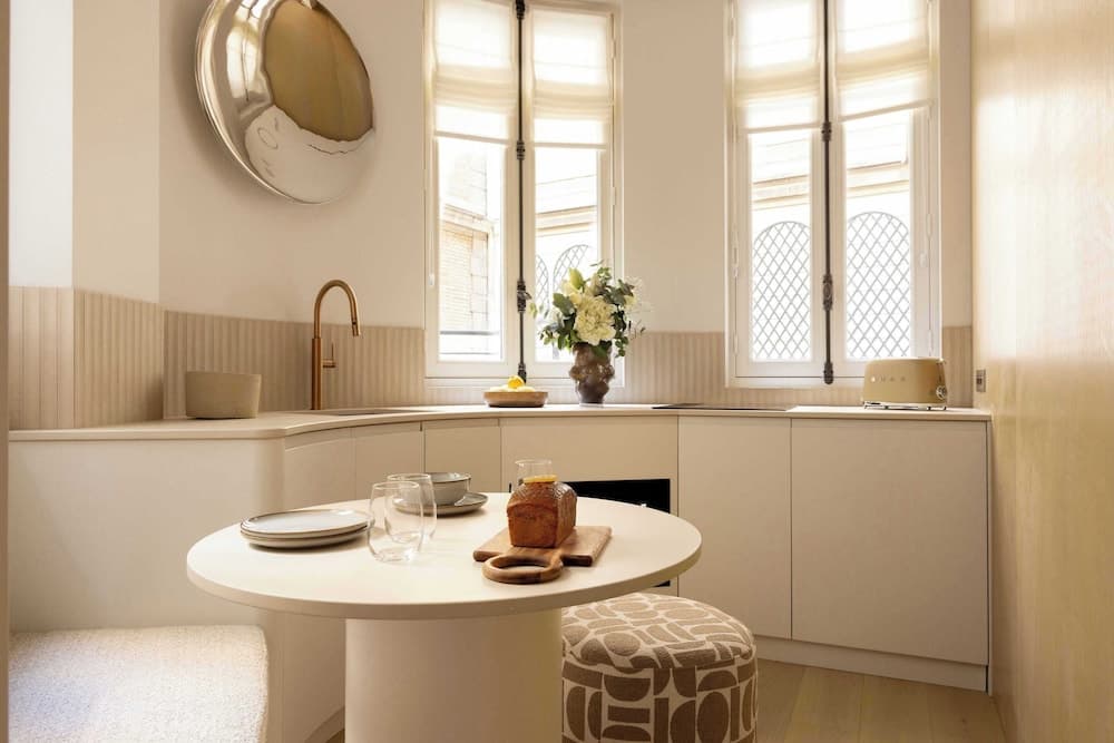 Luxurious Astorg Residence - photo 9