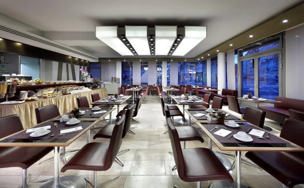 Hotel Eurostars Embassy - photo 37