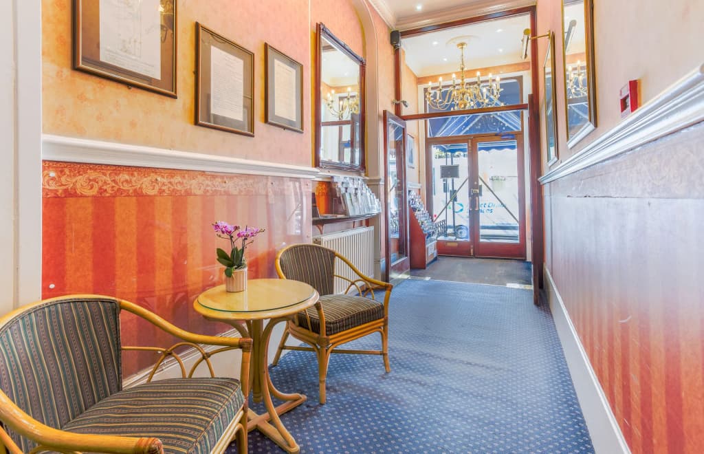 London Town Hotel - photo 8