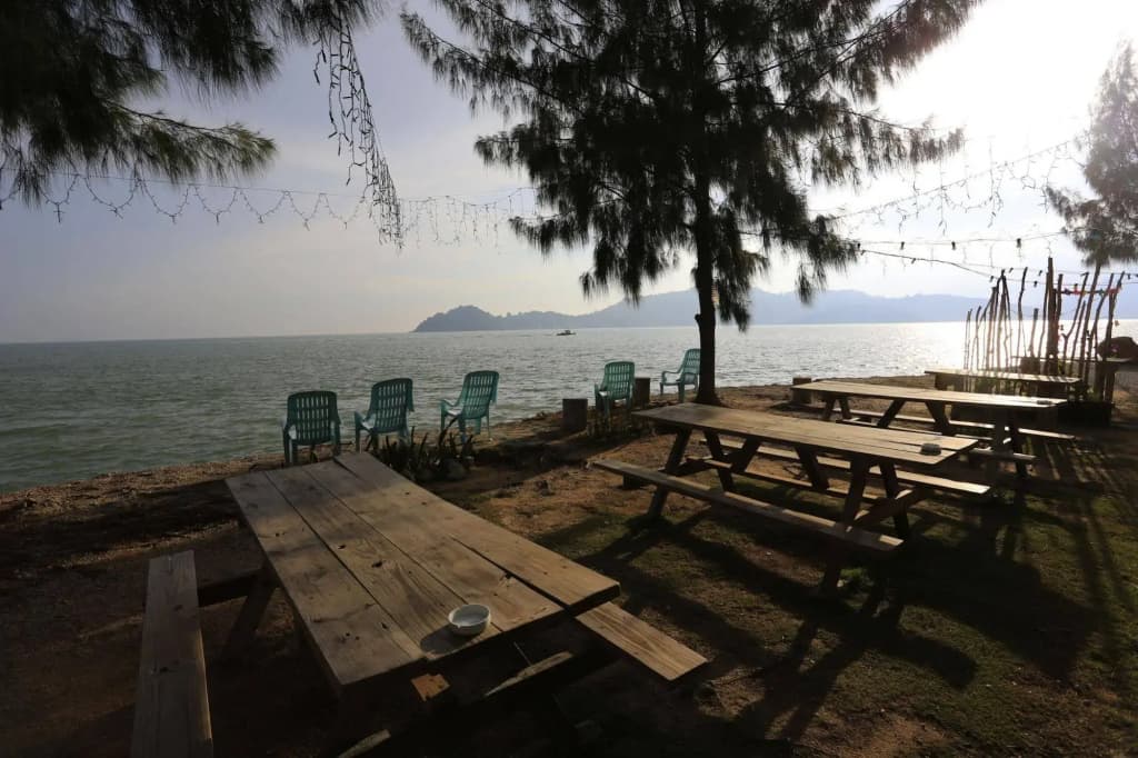 Rockbund Fishing Chalet - photo 12