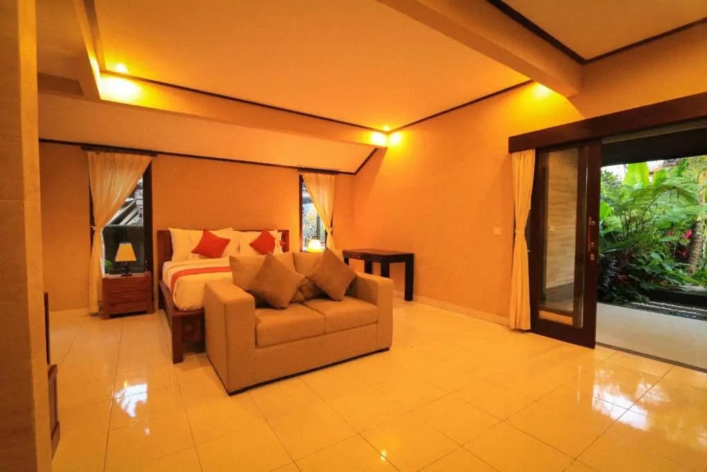 Cahyatika Bed & Breakfast - photo 2