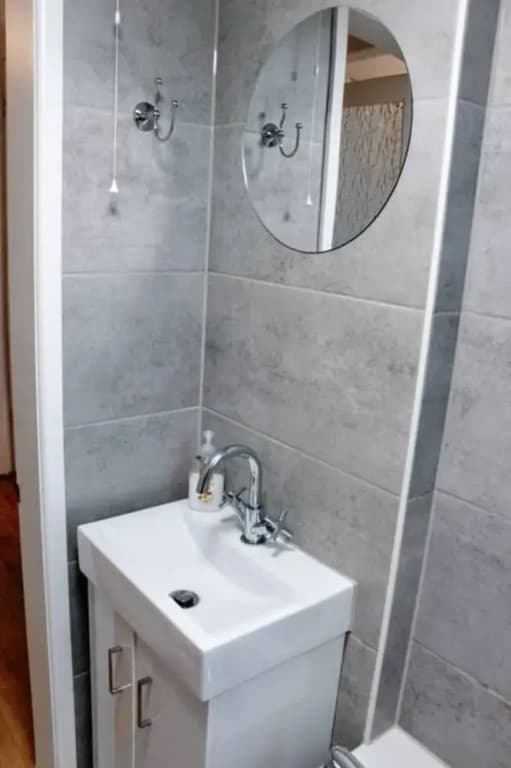 1 Bedroom Flat in City Centre Accommodates 4 - photo 7