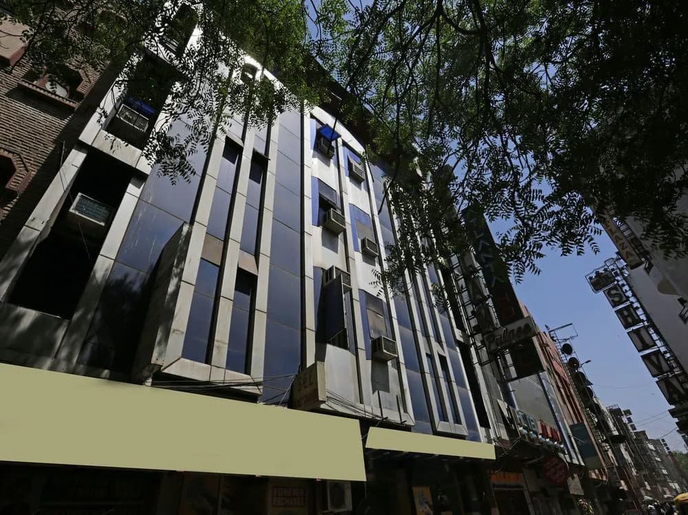 OYO 13277 Hotel Neelam Palace - photo 1