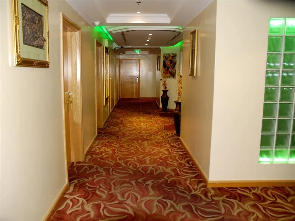 Kings Square Hotel - photo 15