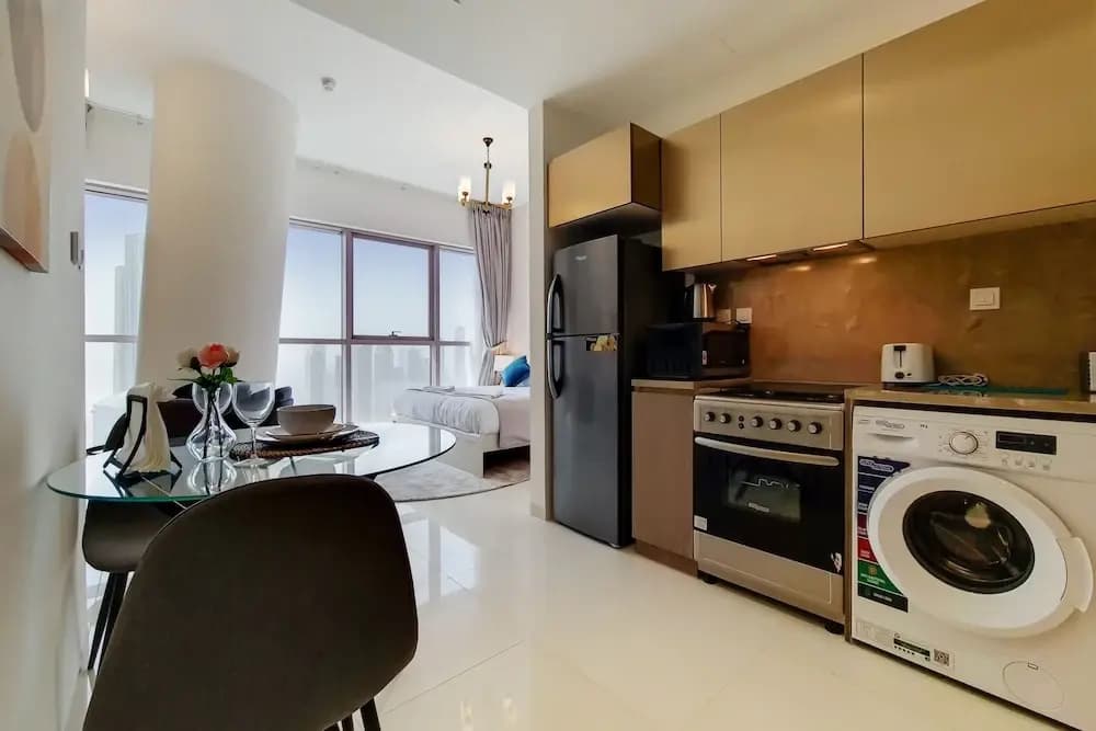 GreenFuture - High-Rise Sleek Studio With Panoramic City Views - photo 9