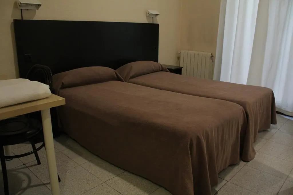 Hostal Baires - photo 4