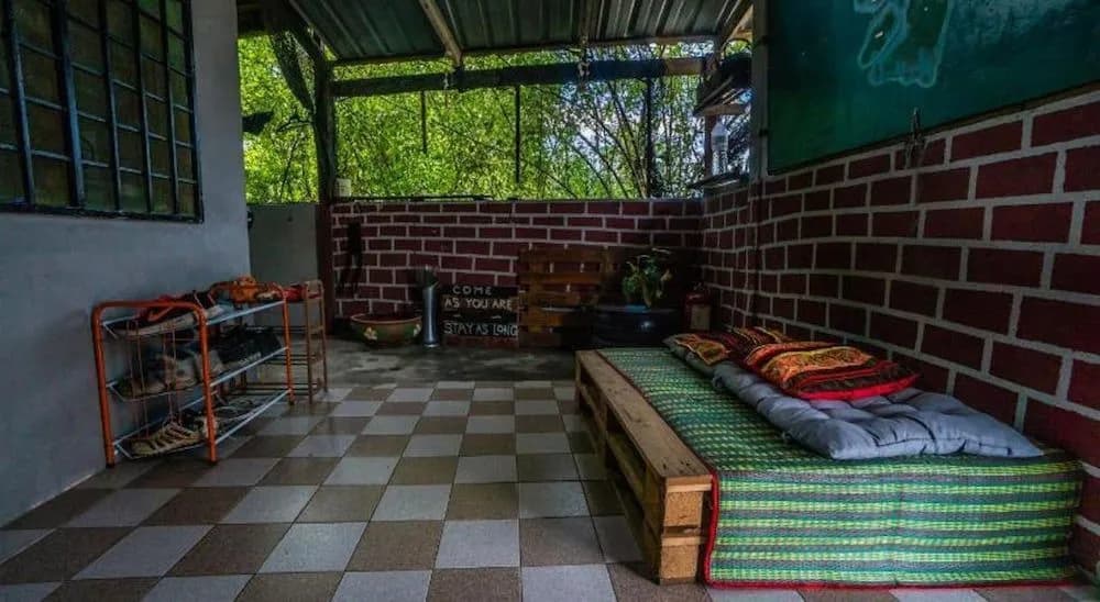 BOBI's Cafe Backpackers Hostel - photo 15
