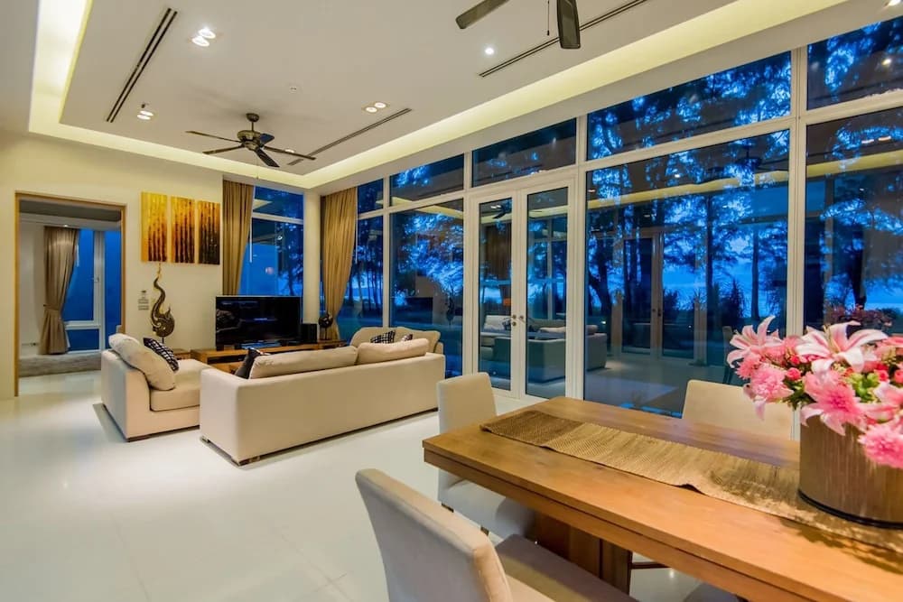 Excellence Beachfront Villa - photo 4