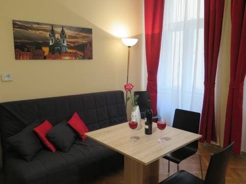 Astronomical Clock Apartment - photo 2