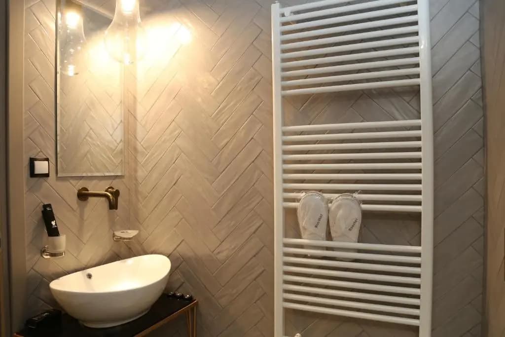 Rooster Suites - photo 8