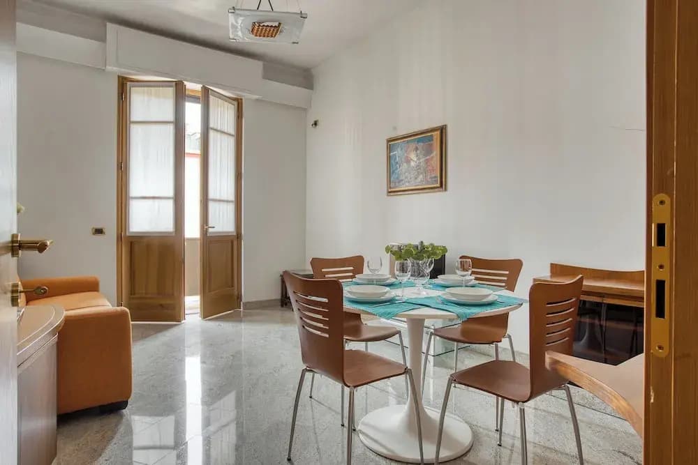 JOIVY Captivating flat with balcony - photo 5