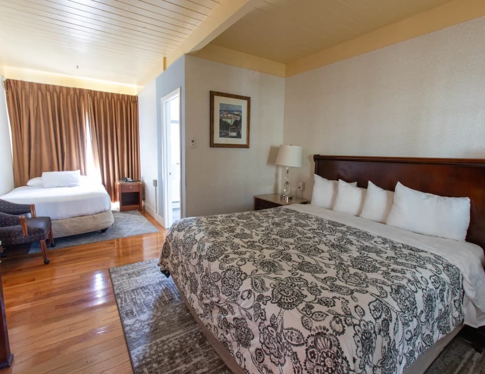Pacific Heights Inn - photo 48