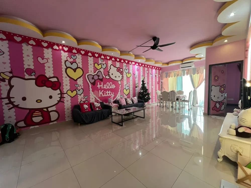 Hello Kitty Signature Suite - photo 1