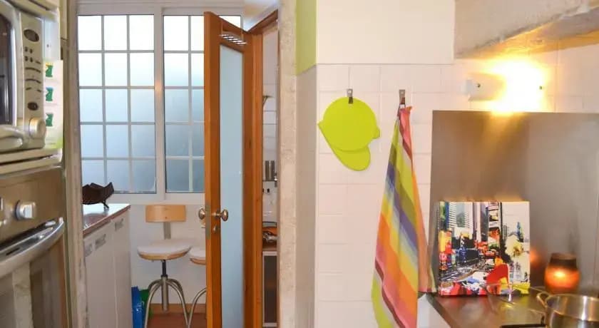 Campolide Lisbon Apartment - photo 9