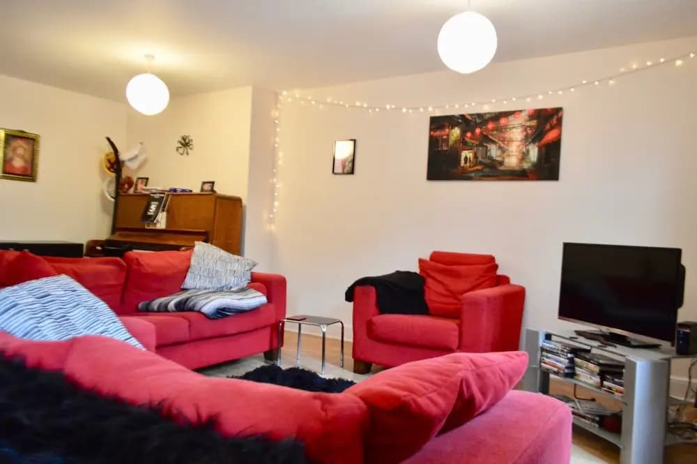 3 Bedroom Flat In Leith - photo 8