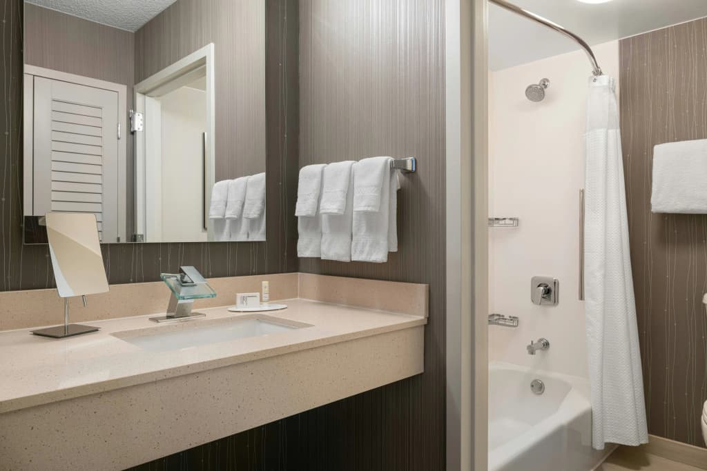 Courtyard by Marriott Las Vegas Convention Center - photo 9
