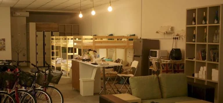Bed and Bike Backpacker Studio - Hostel - - main photo
