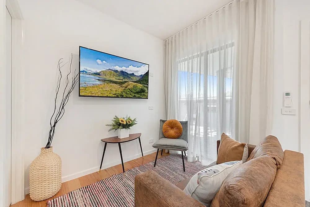 Gorgeous 3-bed House With Spacious Shared Backyard - photo 4