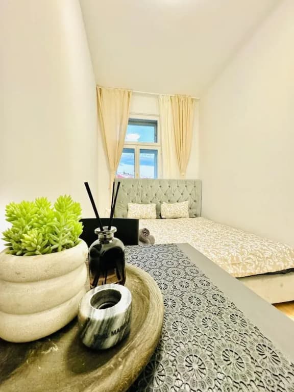 Stylish 4BR Apt Near Westbahnhof - photo 8
