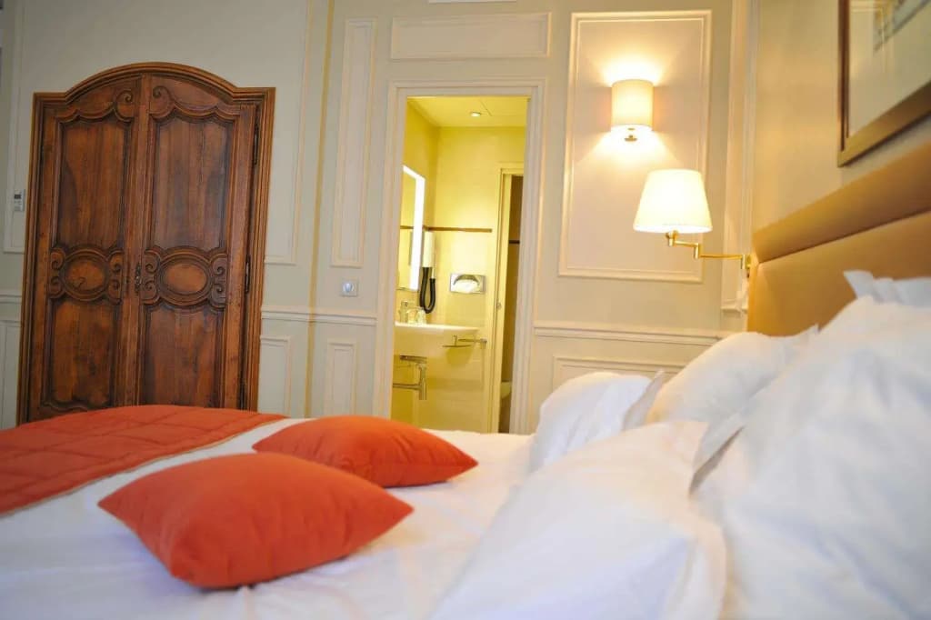 Hotel De L'Universite - photo 32