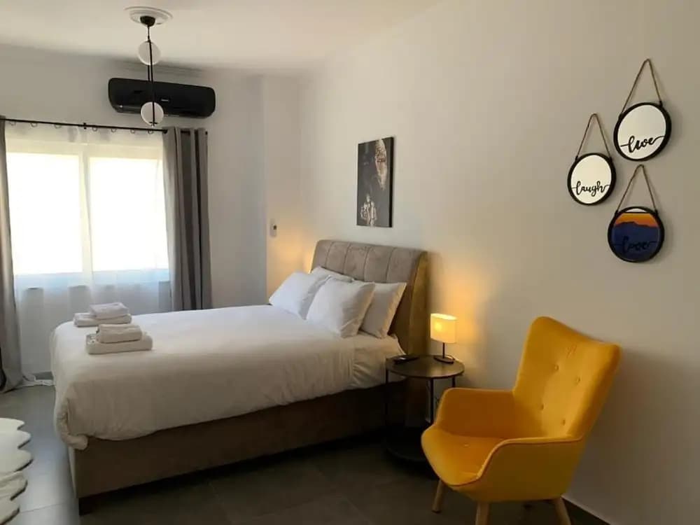 Urban Hermes Apartment - photo 3
