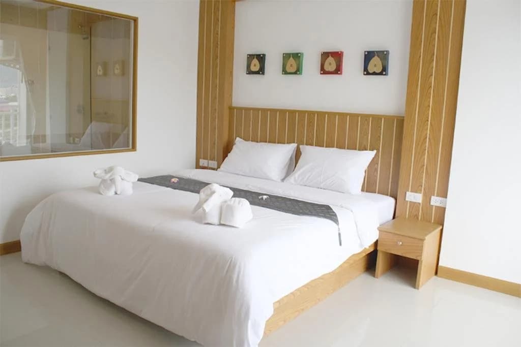 Santi White House Patong Hotel - photo 3