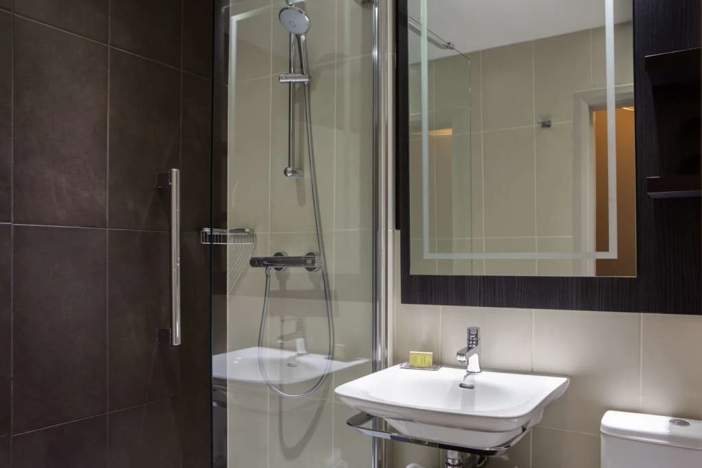DoubleTree by Hilton Edinburgh City Centre - photo 11