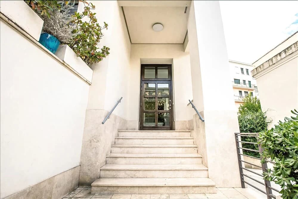 Gorgeous Apartment With 2 Balconies - main photo