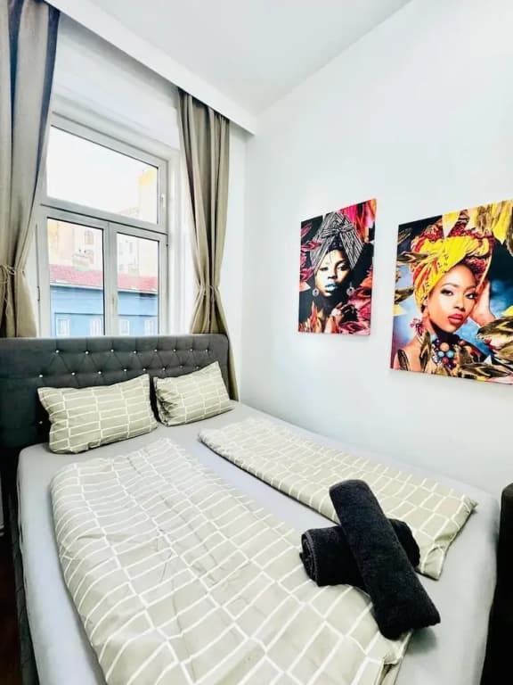 Stylish 9BR Apartment for 18 Guests - photo 31
