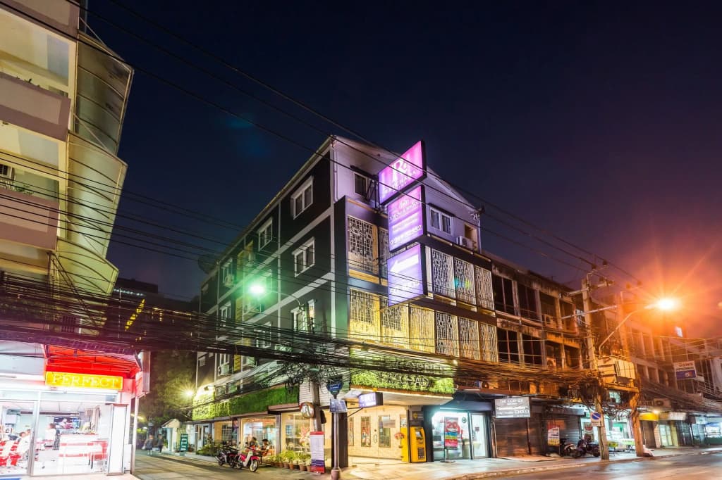 The Corner Ratchada - main photo