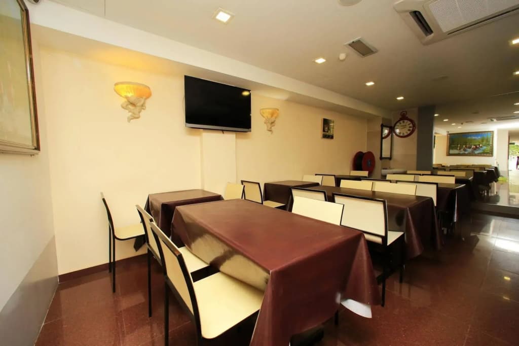 OYO 124 Hotel Seniman Sentul (Sanitized Stay) - photo 15