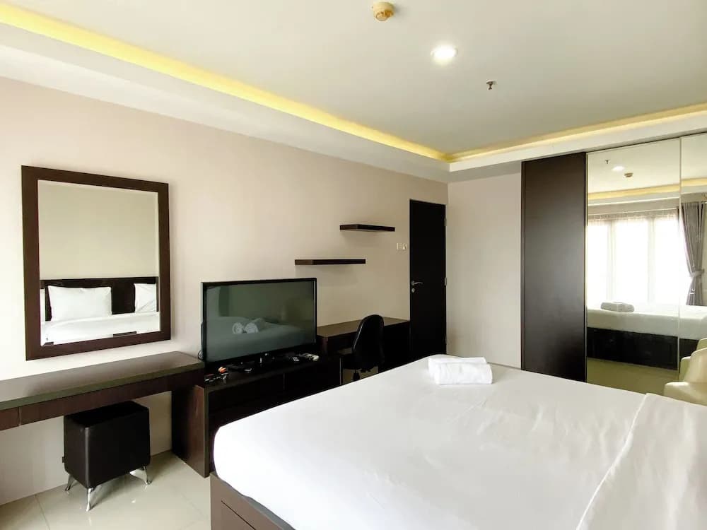 Spacious And Restful 1Br Tamansari Semanggi Apartment - photo 1