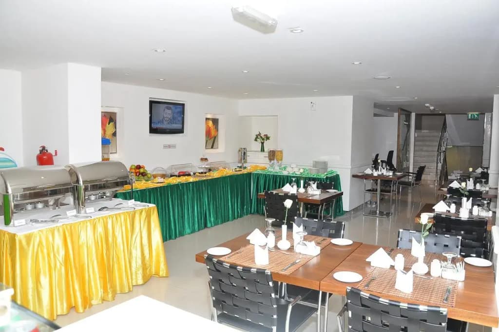 Phoenix Plaza Hotel Apartments - photo 30