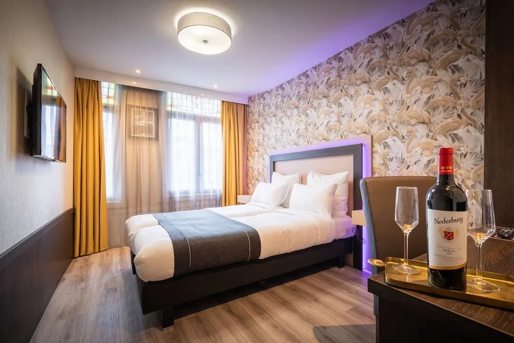 Hotel Oscar - photo 6