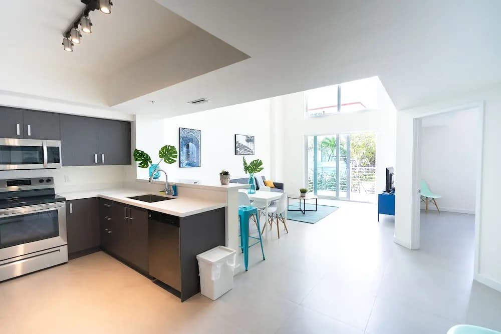 The Outpost Miami Apartments - photo 30