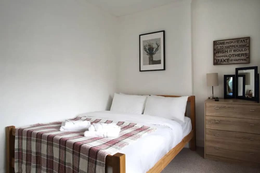 Central 2 Bedroom Flat In Edinburgh - photo 5